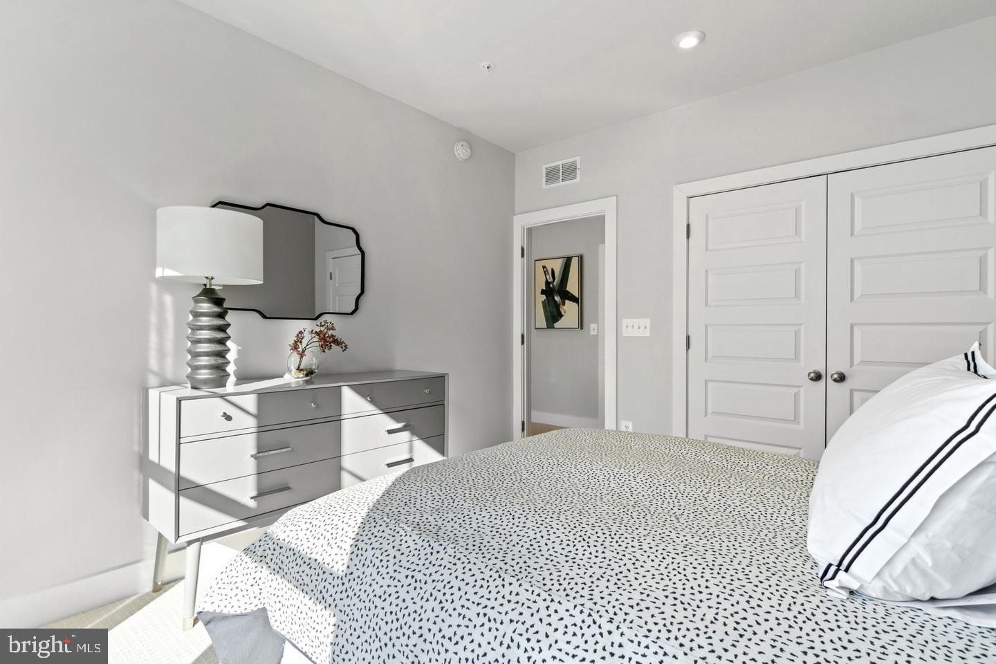 43805 Middleway Terrace Property Photo 14