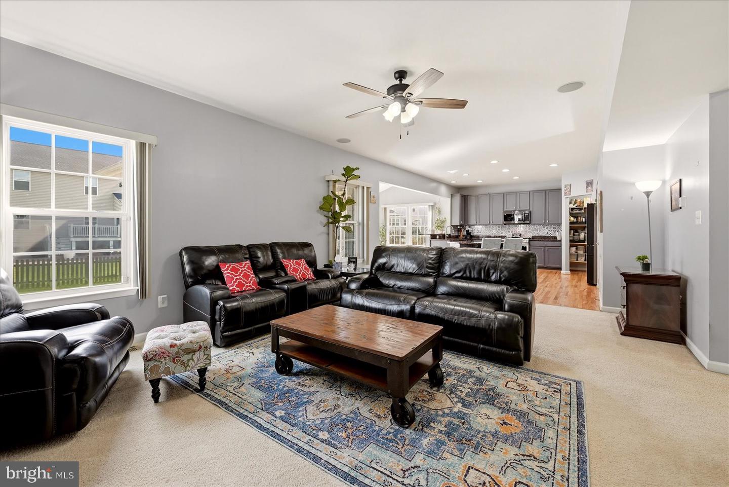42939 Tippman Pl Property Photo 3