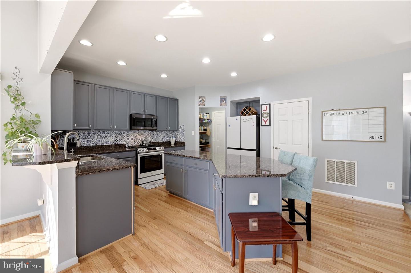 42939 Tippman Pl Property Photo 4