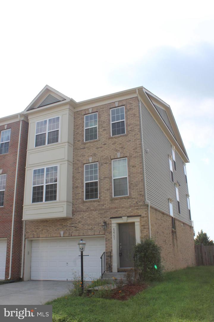42751 PULLER TER Property Photo 1