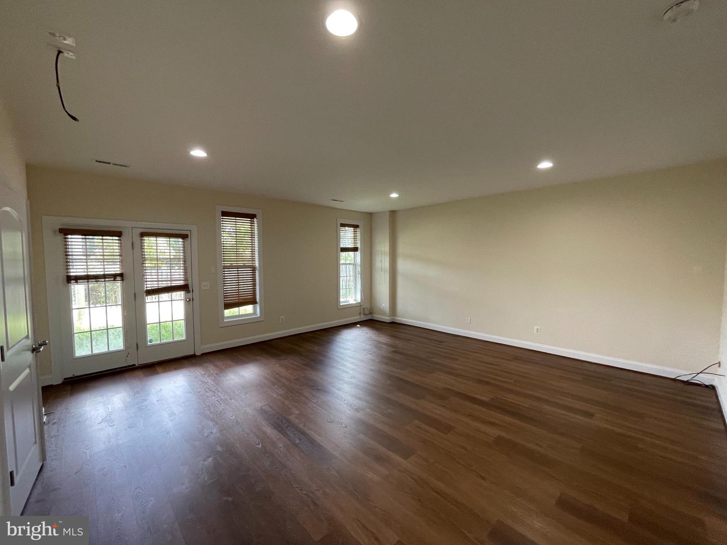 42751 Puller Ter Property Photo 3
