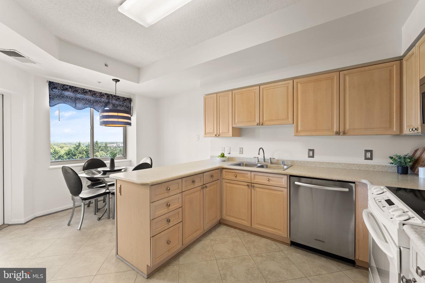 19355 Cypress Ridge Ter #310 Property Photo 21