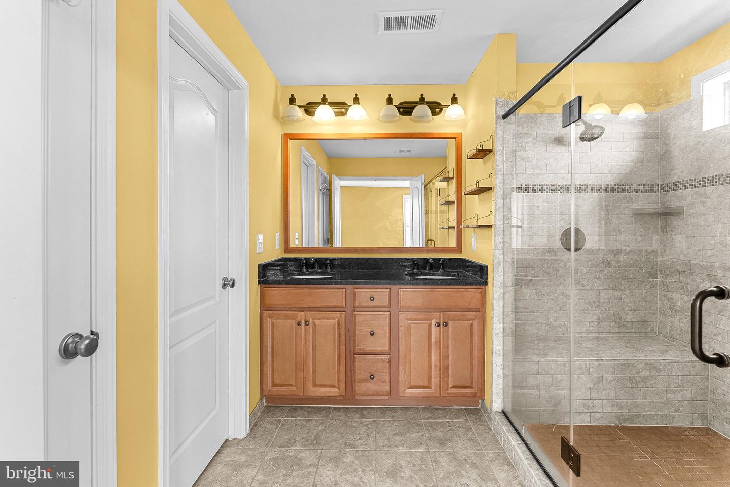 43117 Shore Sq Property Photo 11