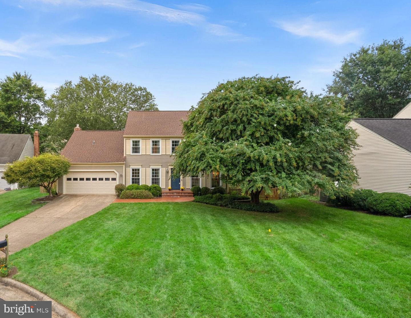 12 TEASDALE CT Property Photo 1