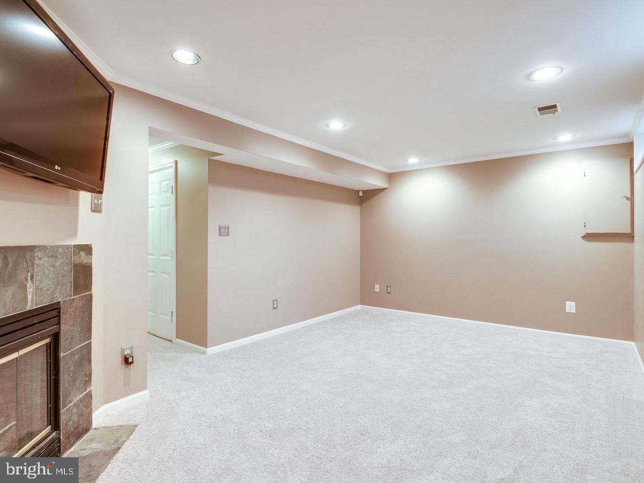46809 Ironstone Ter Property Photo 24
