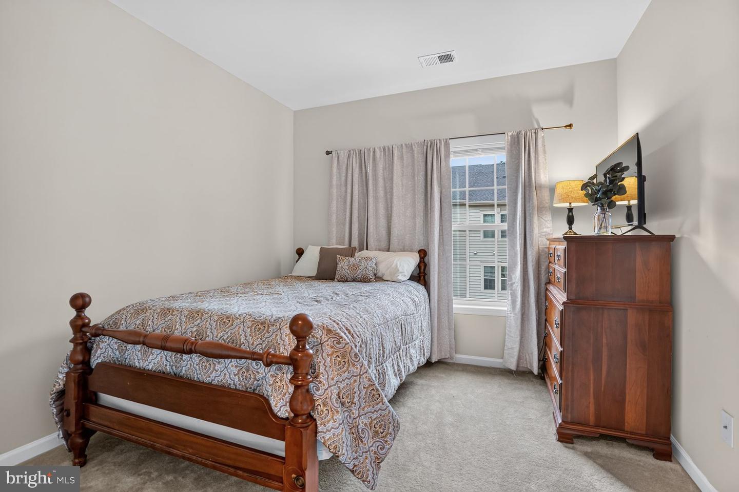 42284 Tackroom Ter Property Photo 19