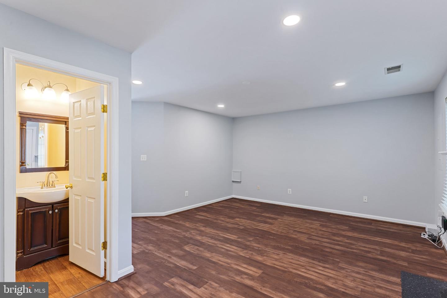 45554 Reading Ter Property Photo 5