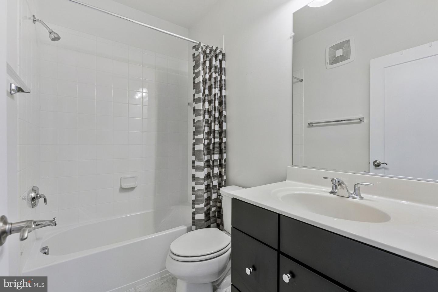 44804 Tiverton Sq Property Photo 10