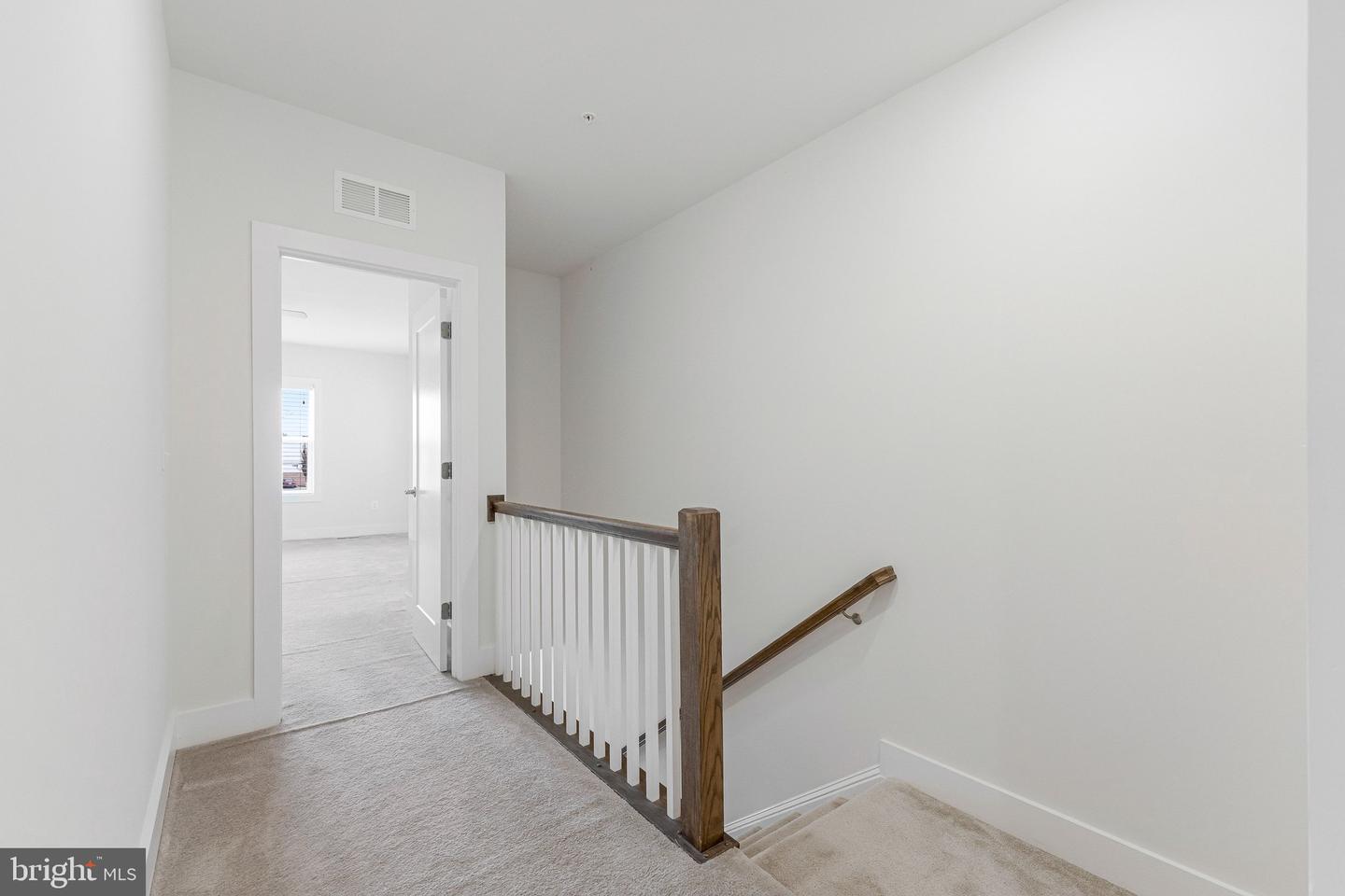 44804 Tiverton Sq Property Photo 15