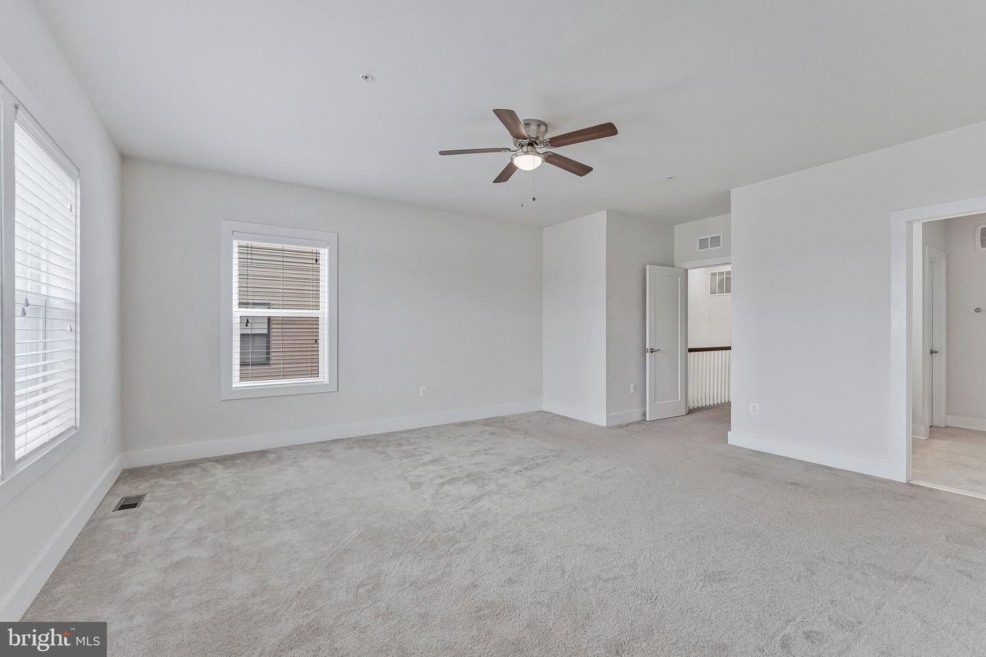 44804 Tiverton Sq Property Photo 19