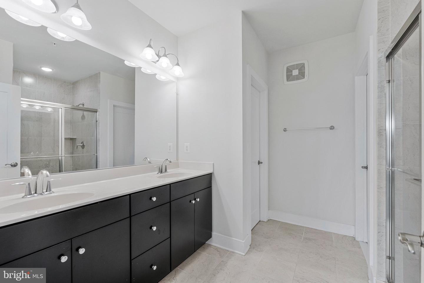 44804 Tiverton Sq Property Photo 21