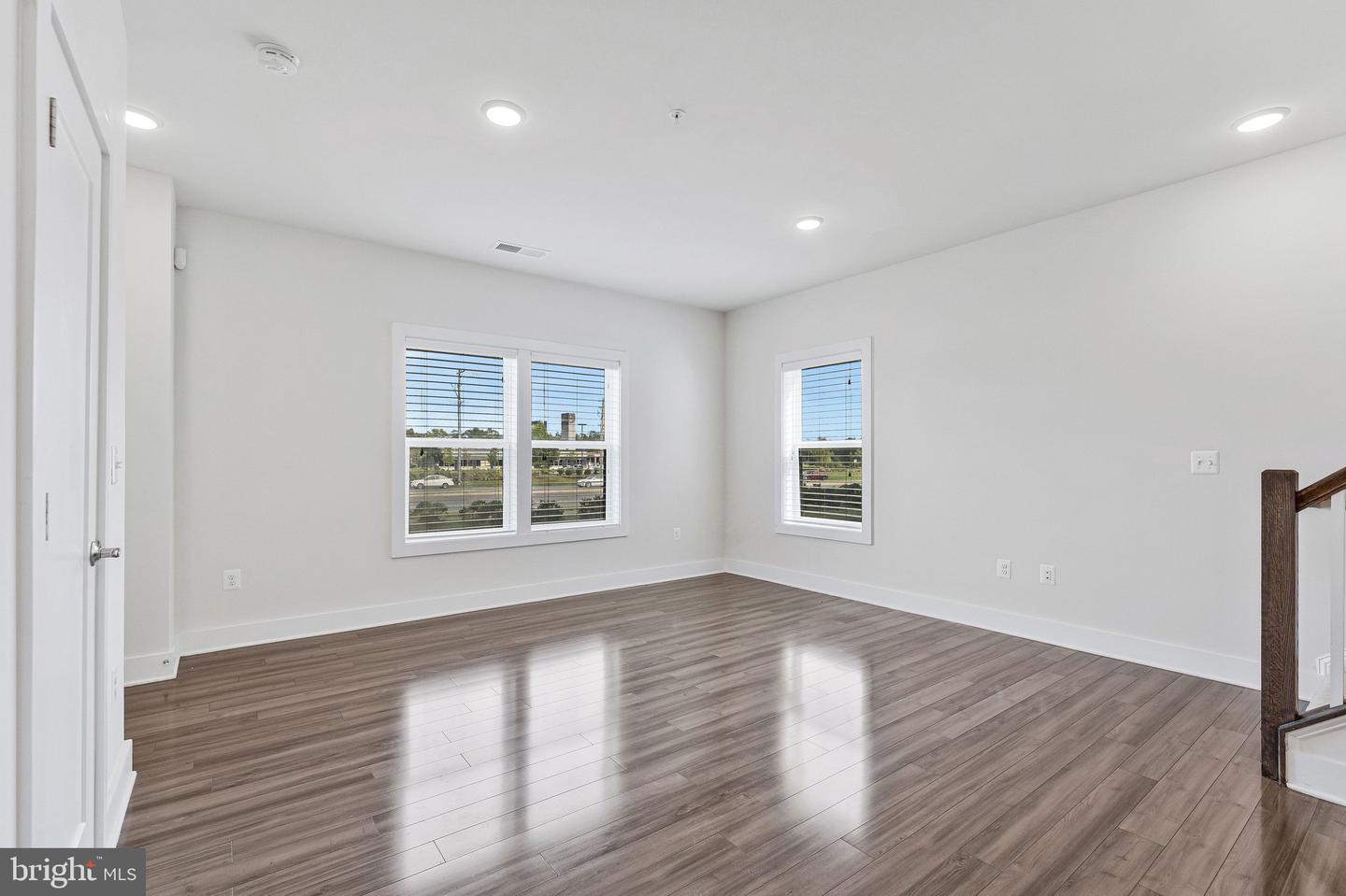 44804 Tiverton Sq Property Photo 25