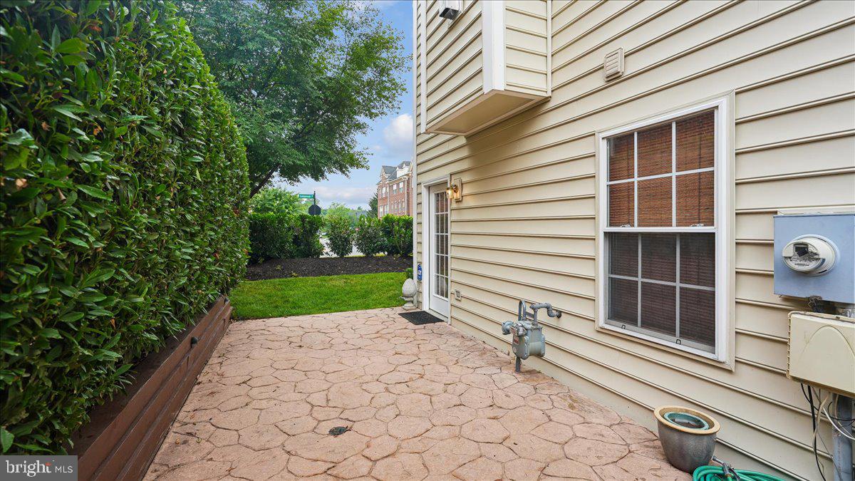 47761 Scotsborough Sq #106 Property Photo 5