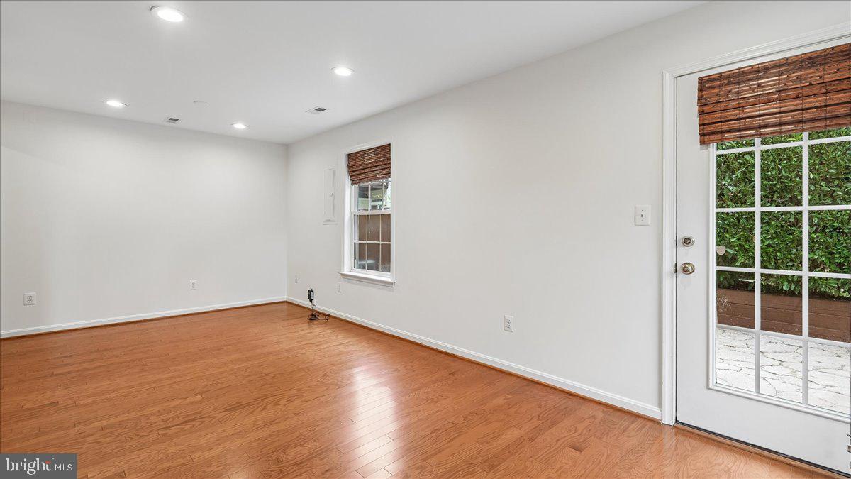 47761 Scotsborough Sq #106 Property Photo 6