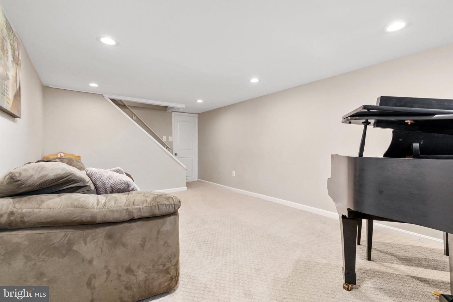 10 Church St Property Photo 26