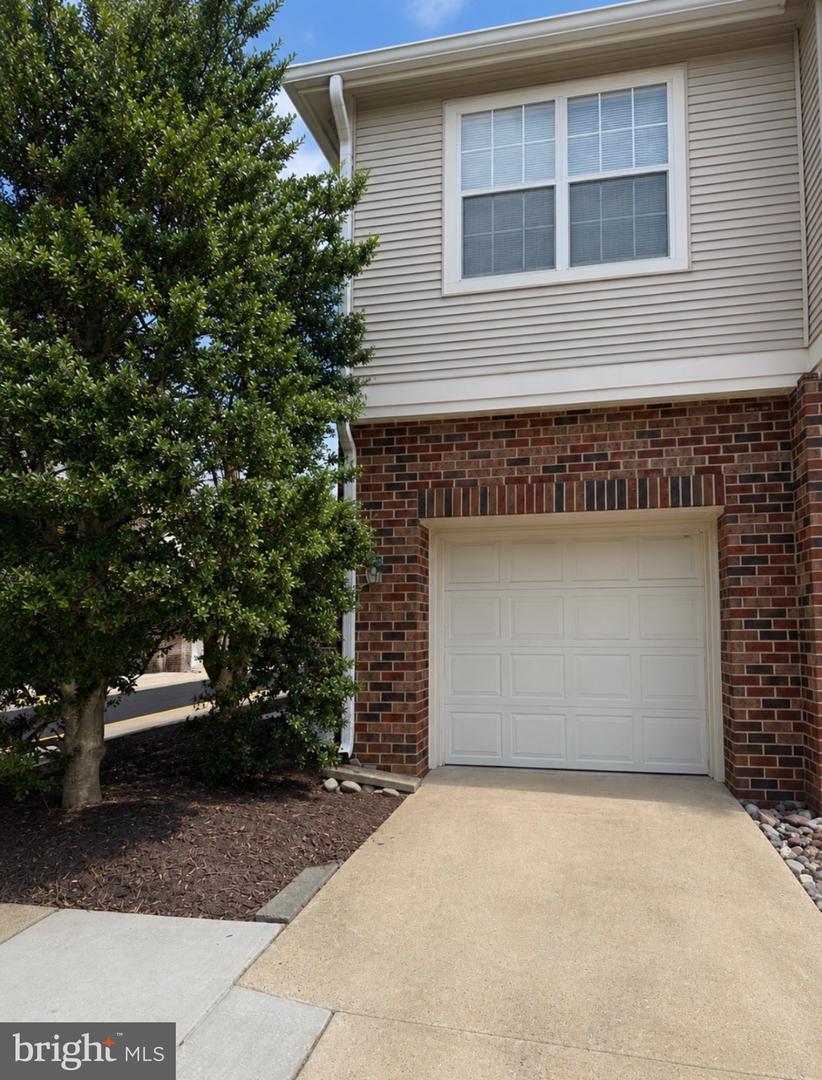 45091 Brae Ter #103 Property Photo 3