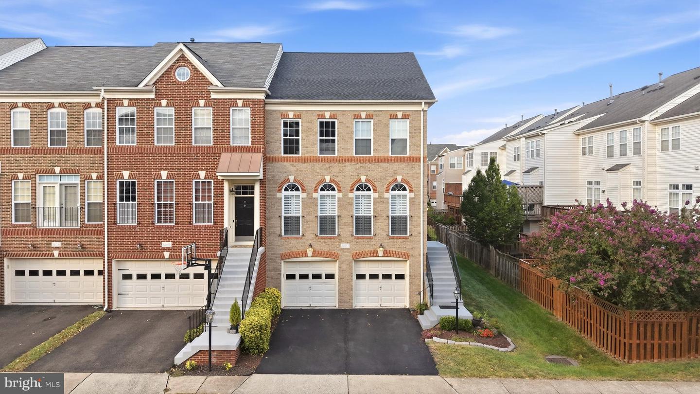22017 Dilworth Sq Property Photo 3