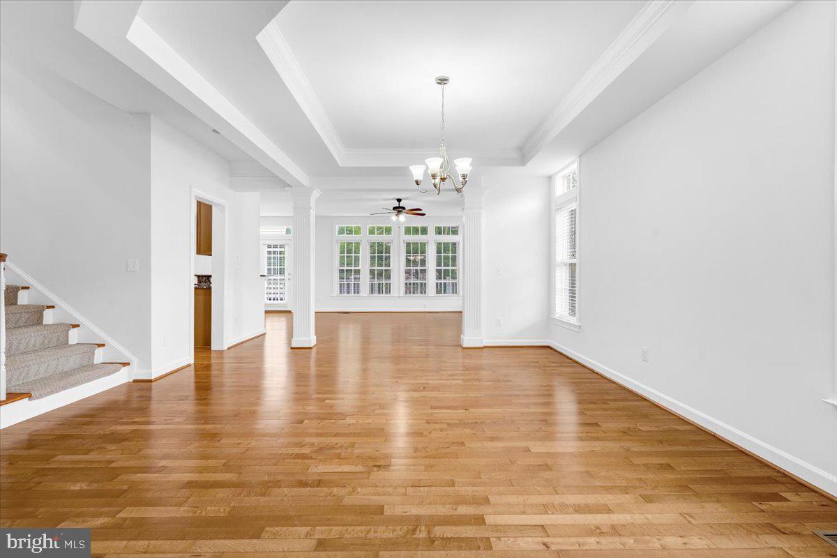 47650 Mid Surrey Sq Property Photo 4