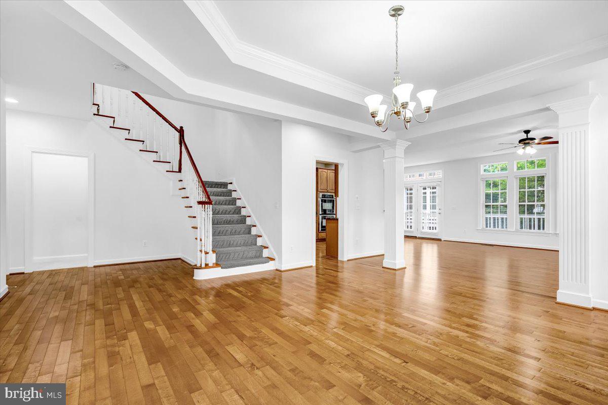 47650 Mid Surrey Sq Property Photo 7