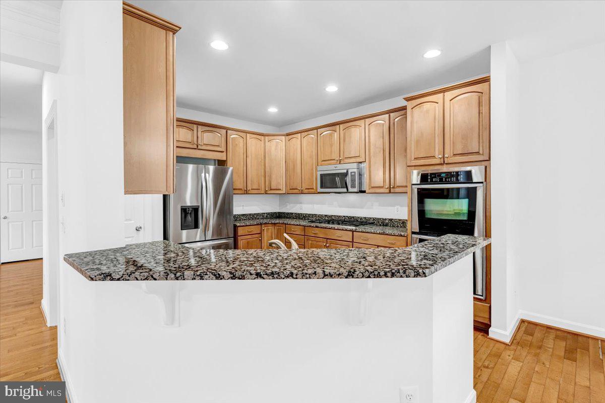 47650 Mid Surrey Sq Property Photo 18