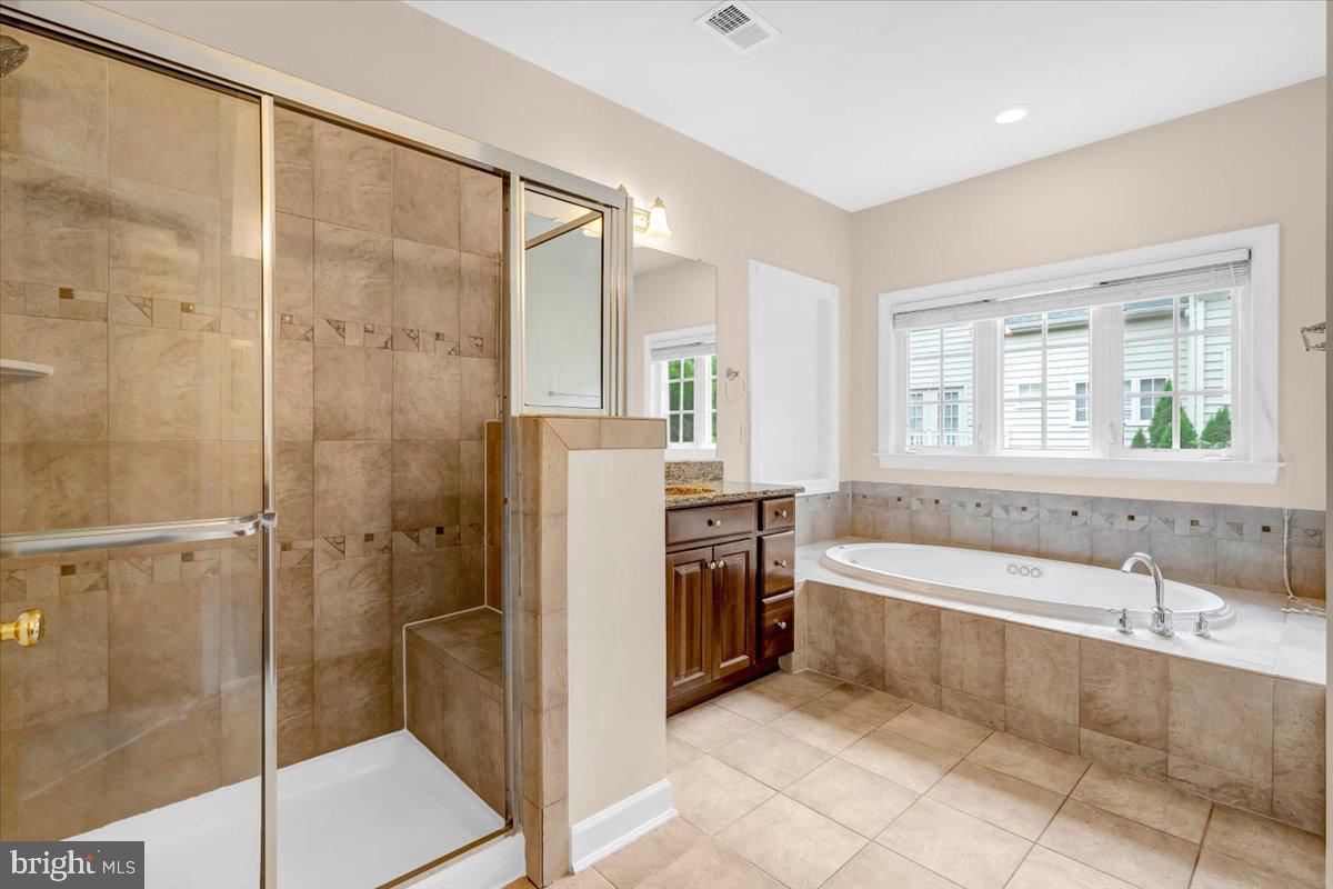 47650 Mid Surrey Sq Property Photo 33