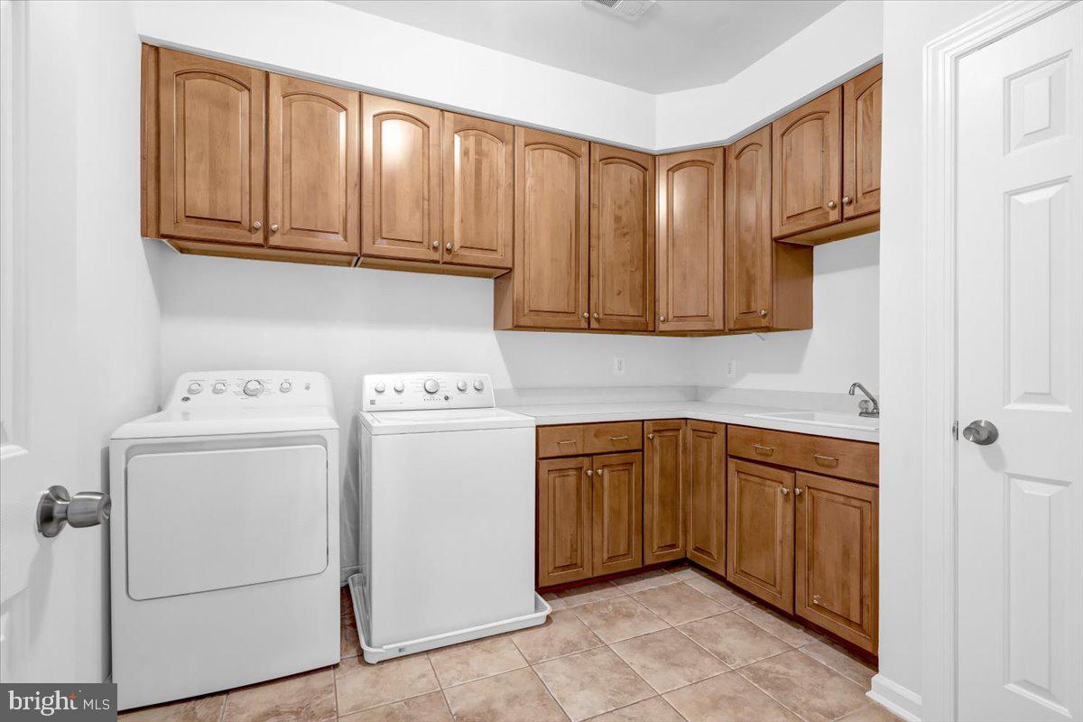 47650 Mid Surrey Sq Property Photo 44