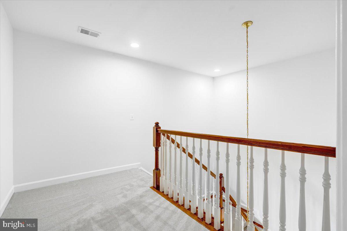 47650 Mid Surrey Sq Property Photo 46