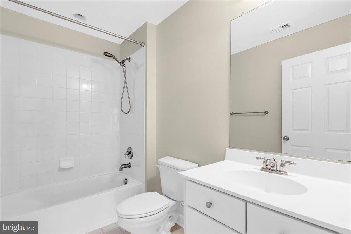 47650 Mid Surrey Sq Property Photo 51