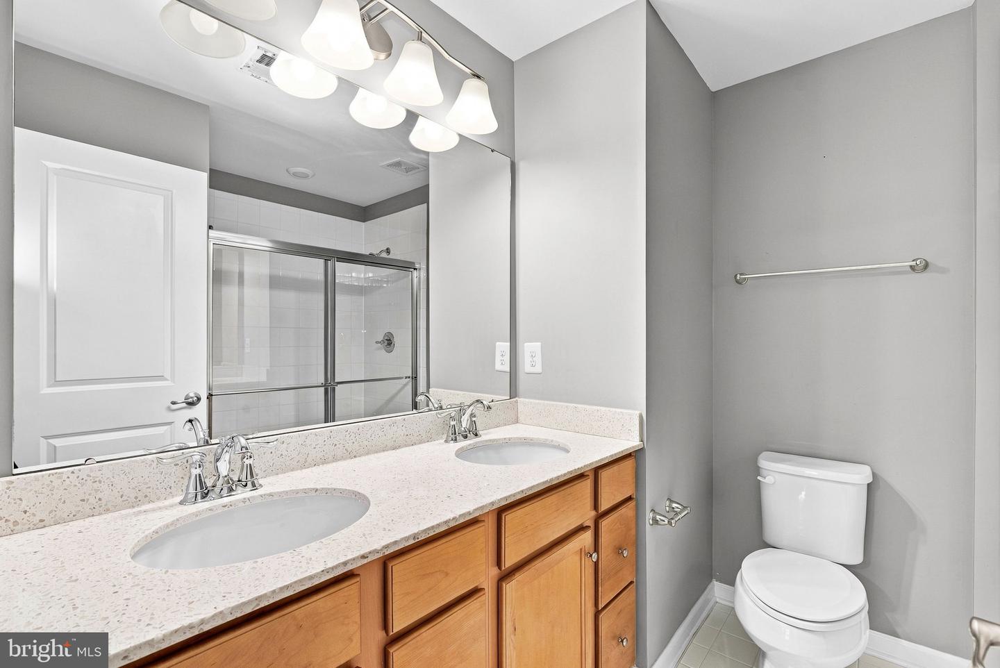 41746 Mcmonagle Sq Property Photo 32