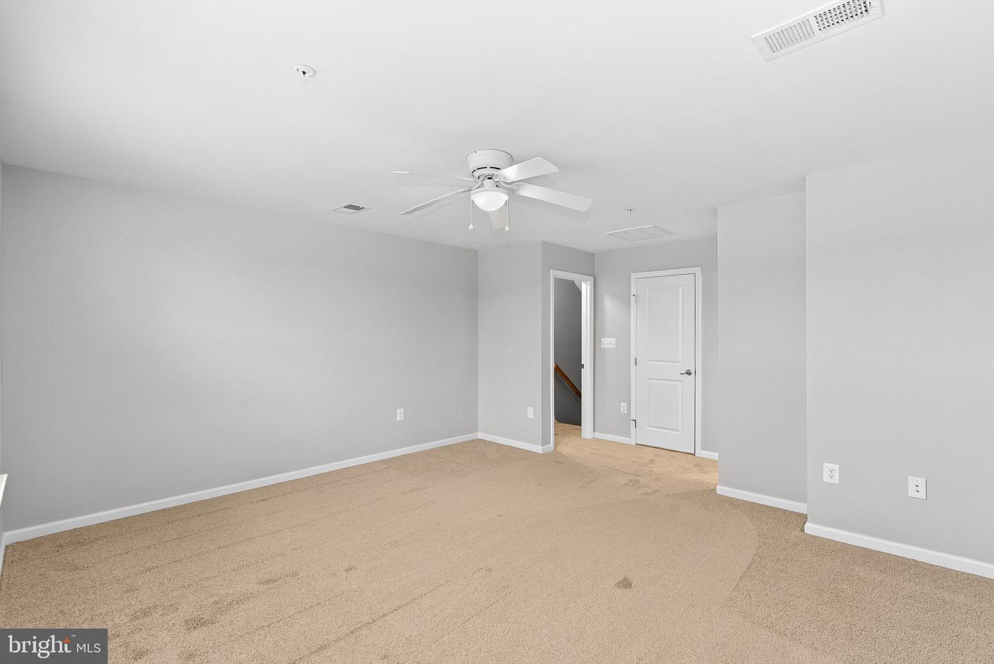 41746 Mcmonagle Sq Property Photo 41