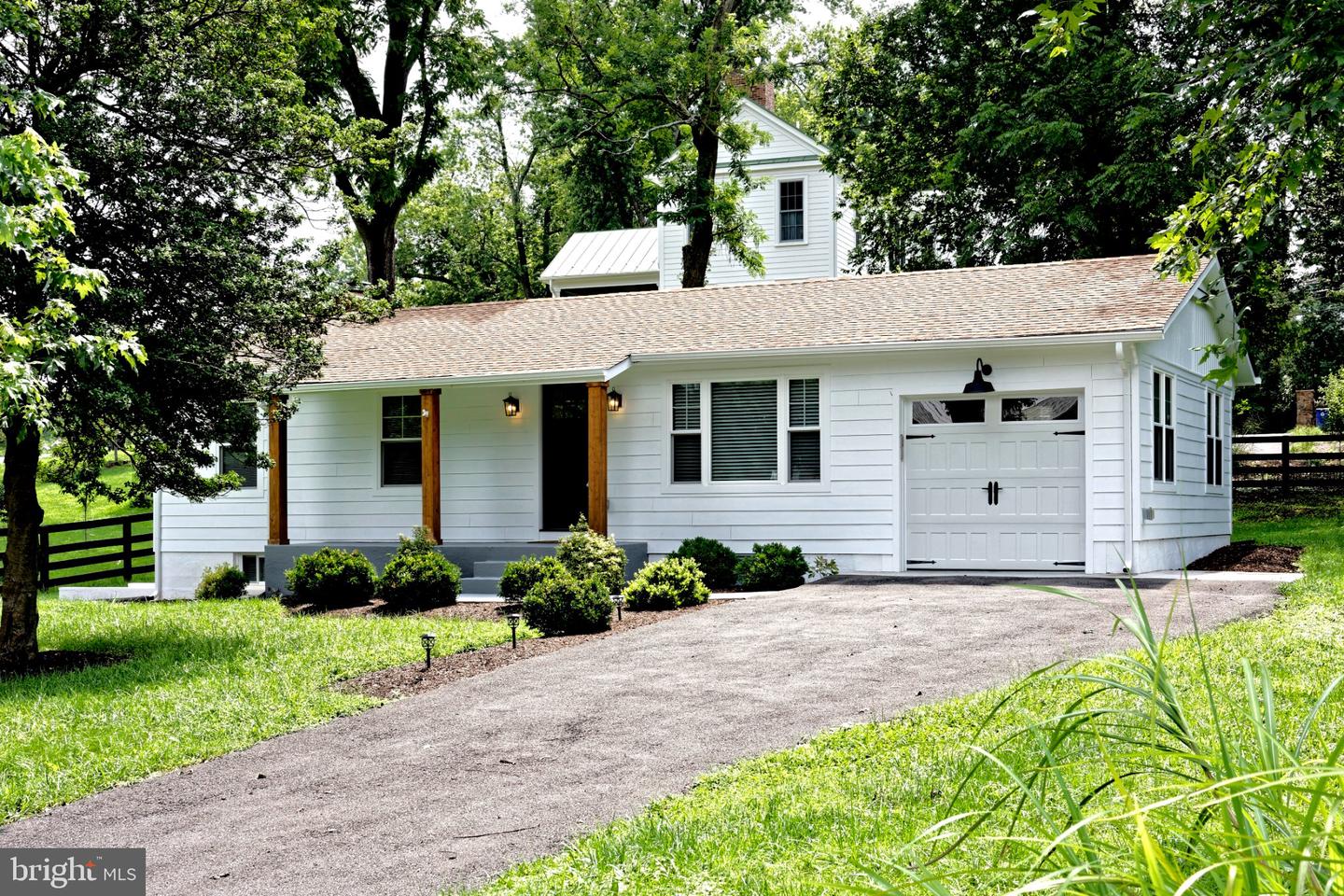 409 E Marshall St E Property Photo 1