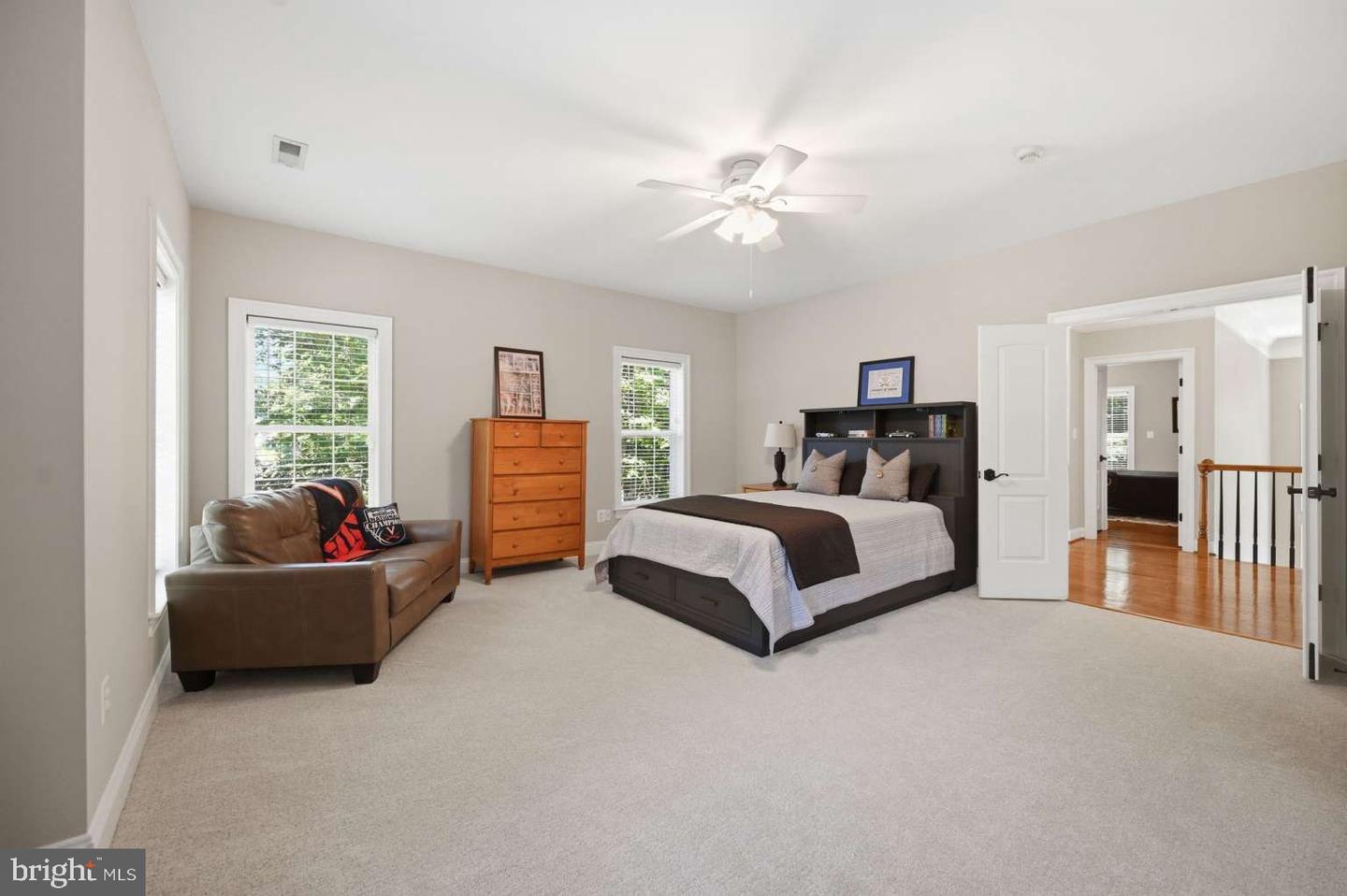 129 Sinegar Pl Property Photo 34