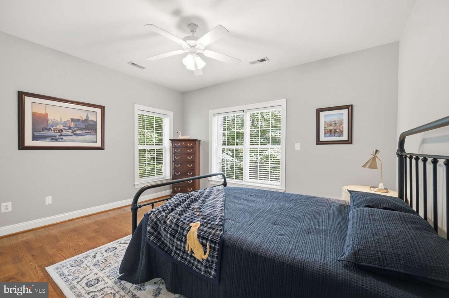 129 Sinegar Pl Property Photo 35