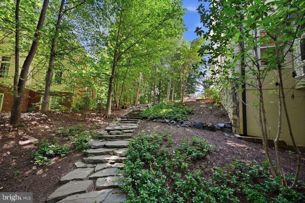 129 Sinegar Pl Property Photo 53