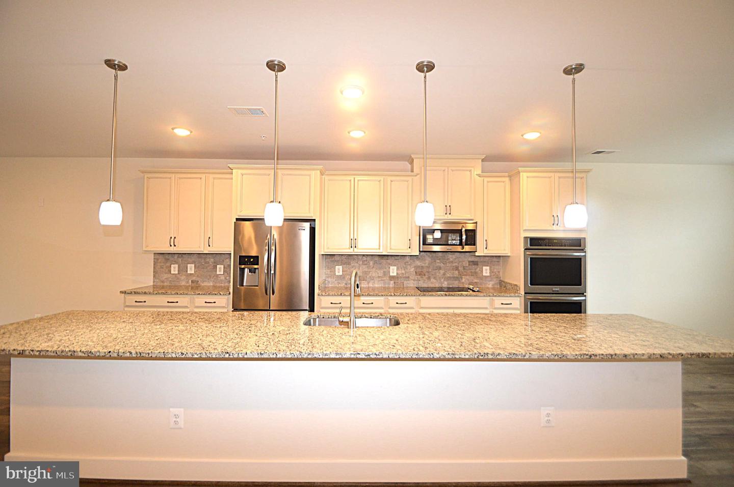 44878 Tiverton Sq Property Photo 7