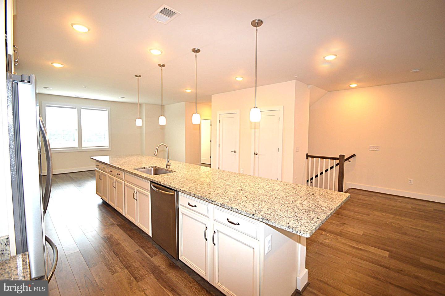 44878 Tiverton Sq Property Photo 12