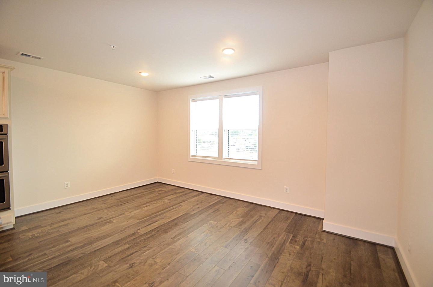 44878 Tiverton Sq Property Photo 26