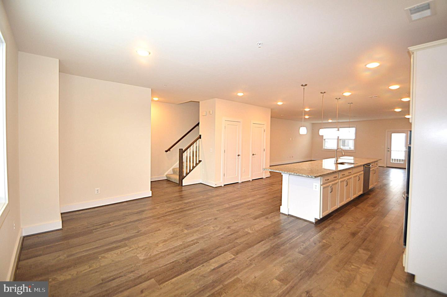 44878 Tiverton Sq Property Photo 27