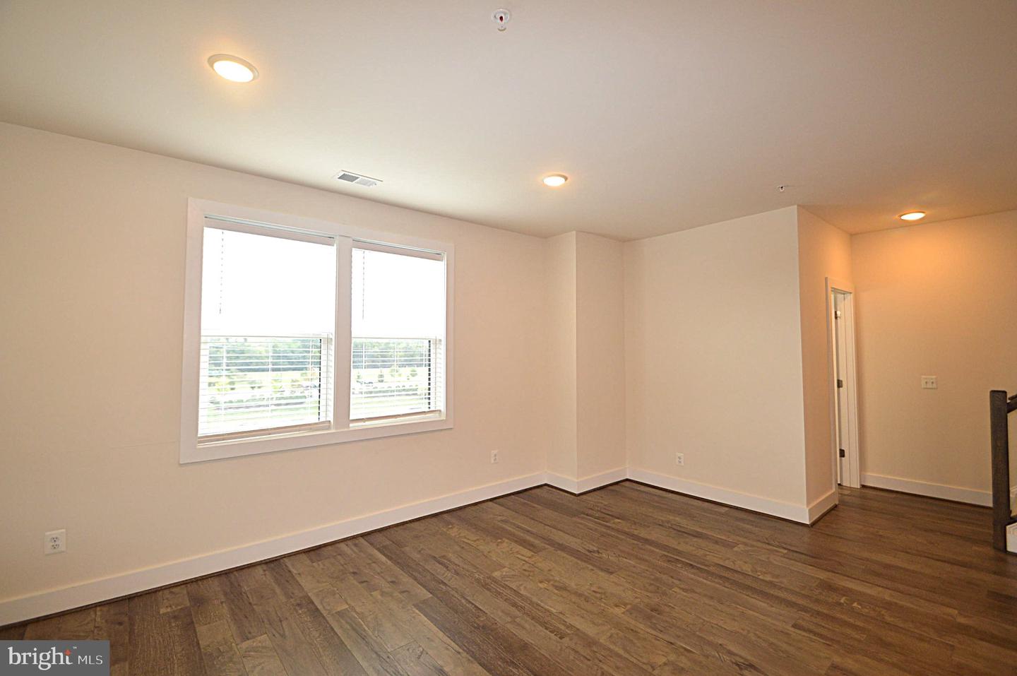 44878 Tiverton Sq Property Photo 28