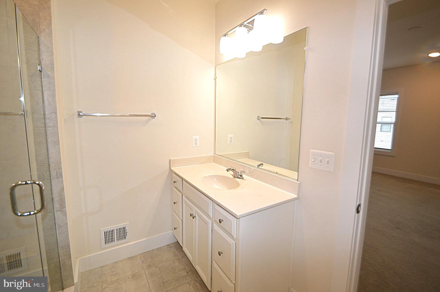 44878 Tiverton Sq Property Photo 39
