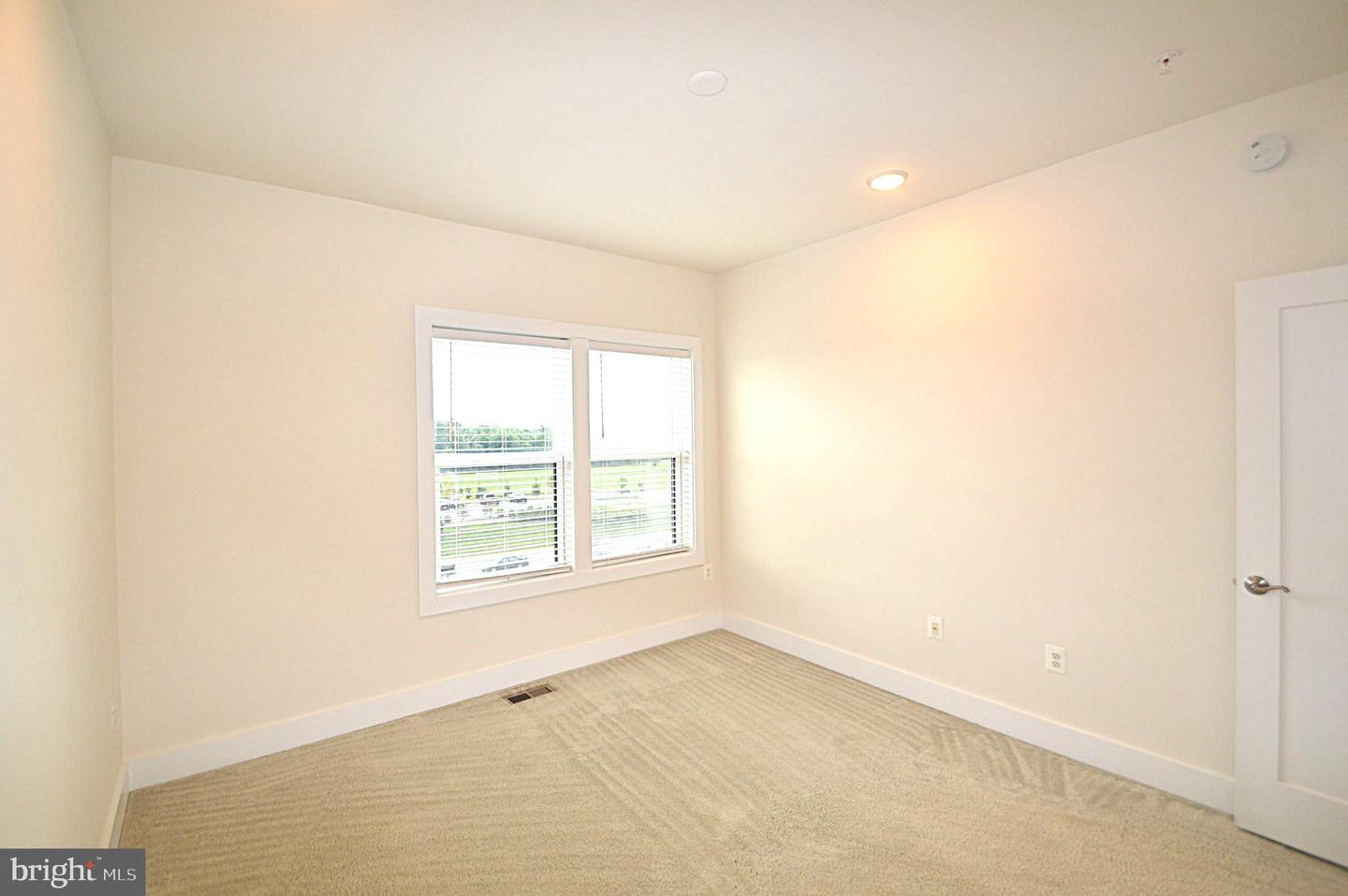 44878 Tiverton Sq Property Photo 44
