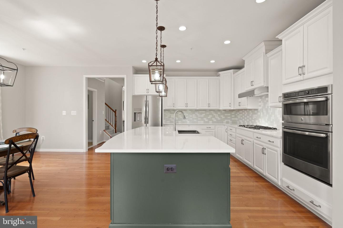 24994 Glasgow Heights Ter Property Photo 24