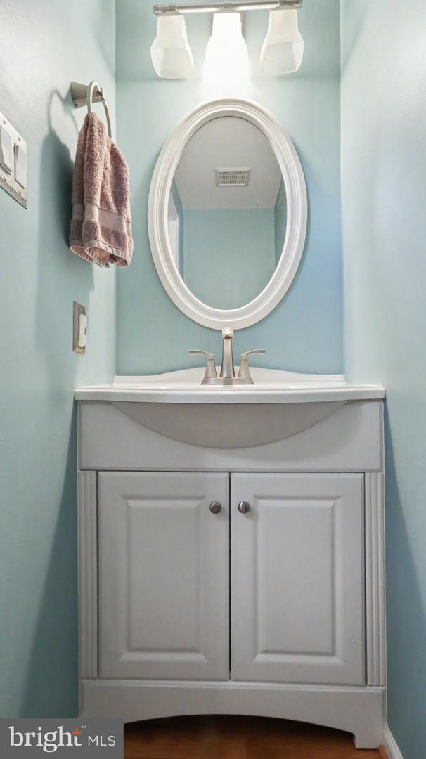 21744 Leatherleaf Cir Property Photo 4