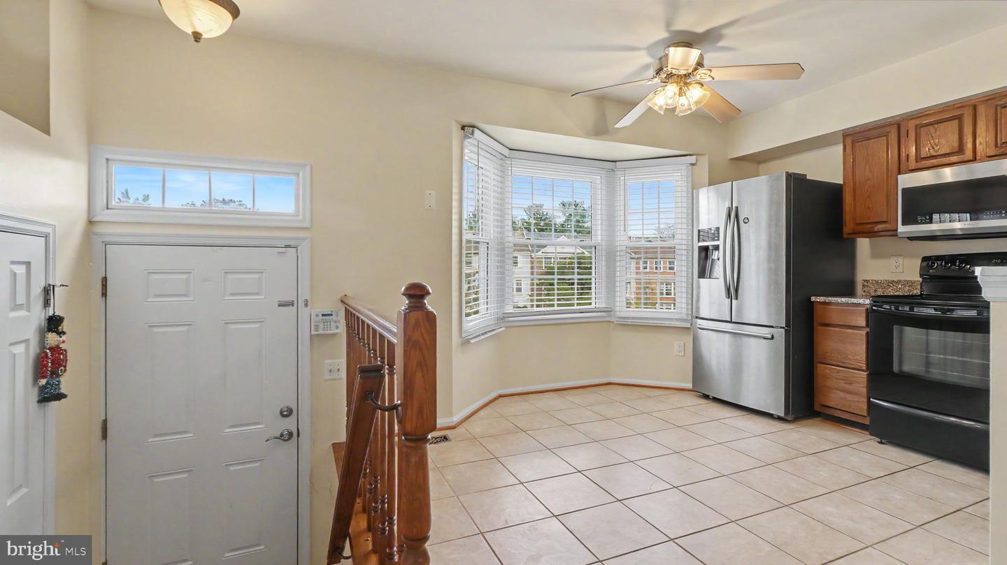 21744 Leatherleaf Cir Property Photo 5