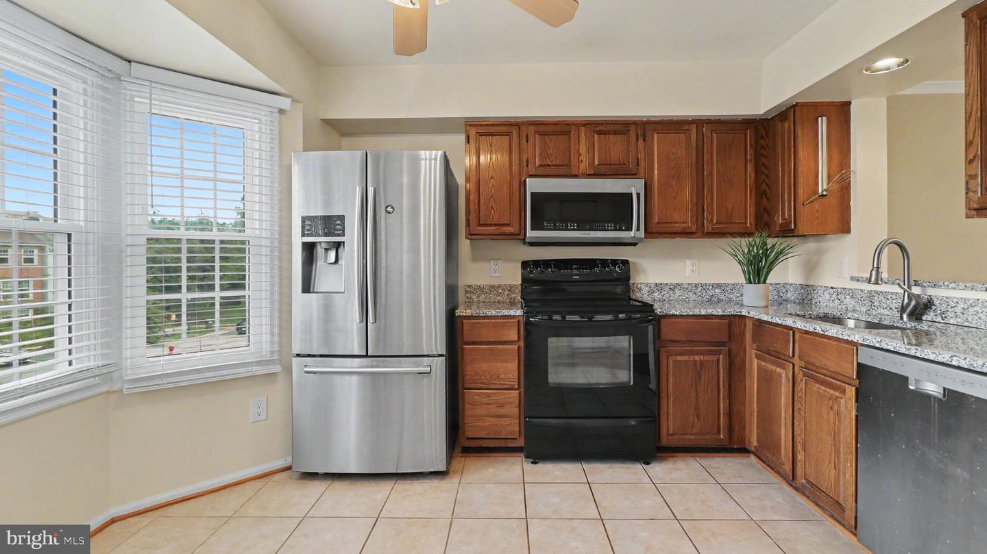 21744 Leatherleaf Cir Property Photo 7