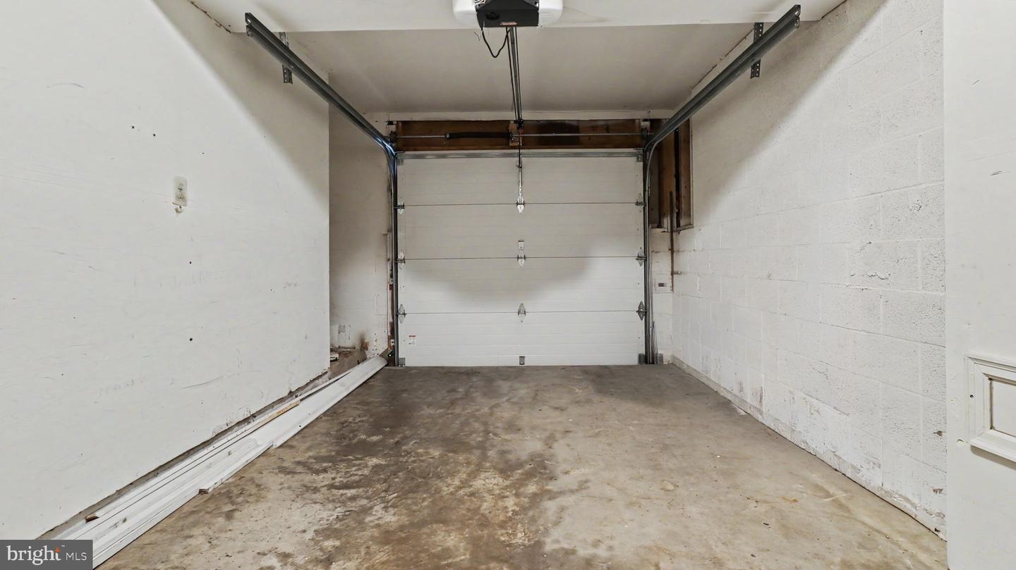 21744 Leatherleaf Cir Property Photo 34