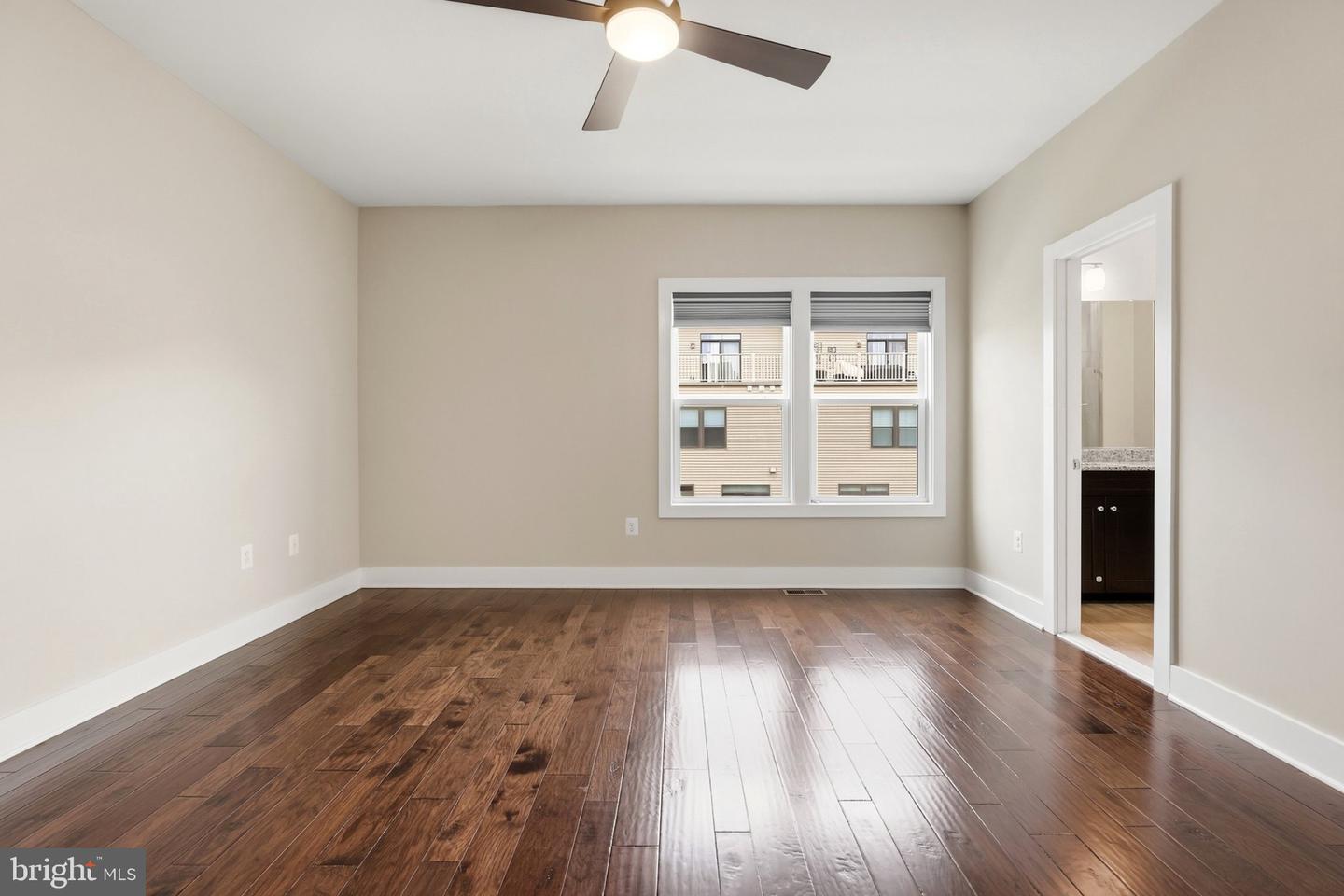 44735 Medway Ter Property Photo 11