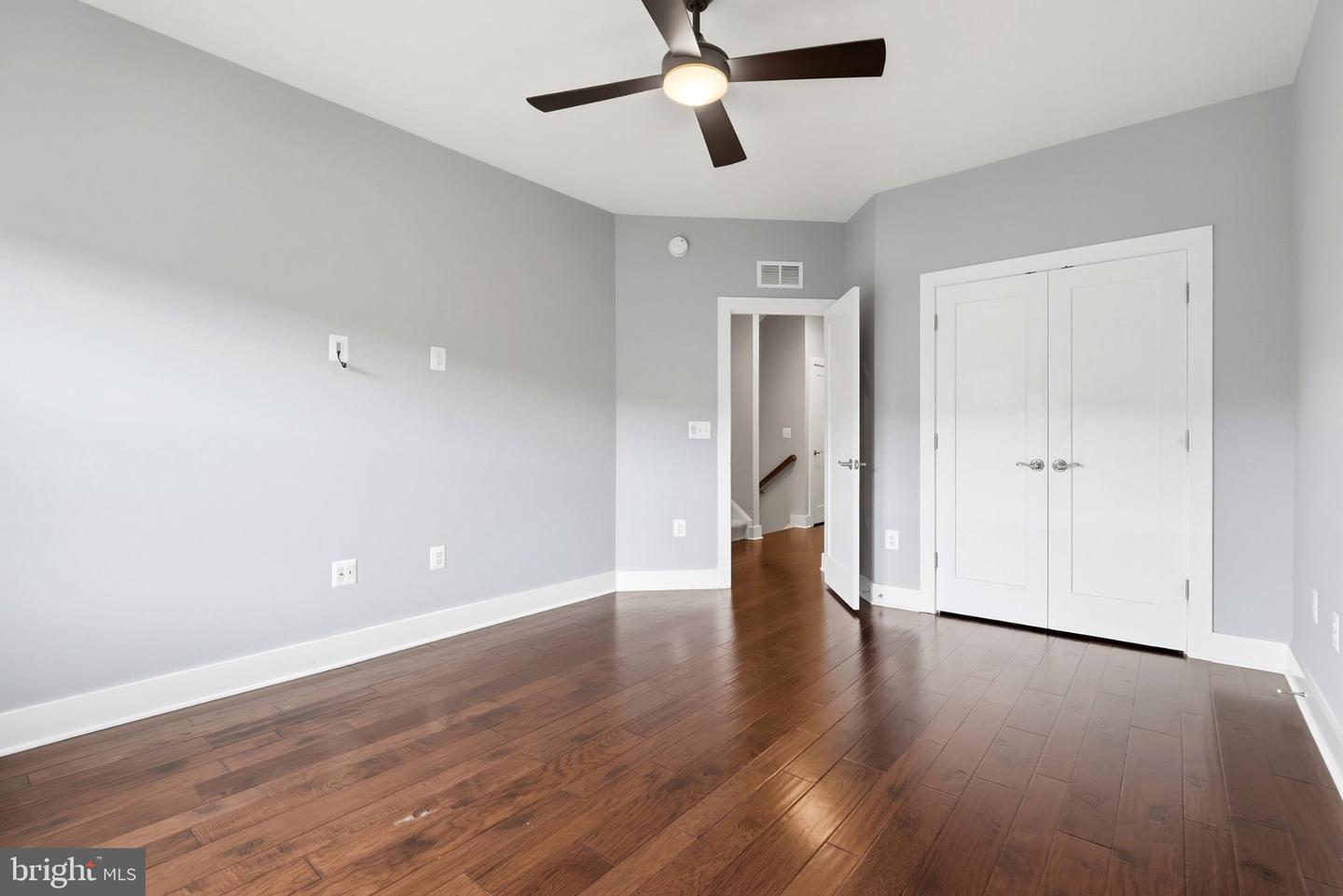 44735 Medway Ter Property Photo 13