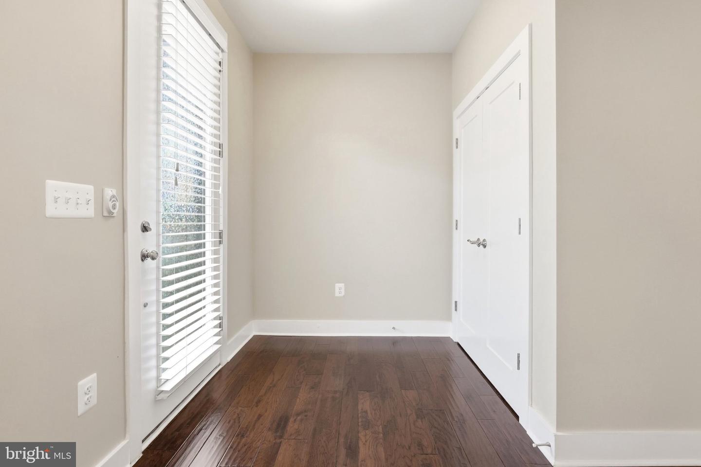 44735 Medway Ter Property Photo 25