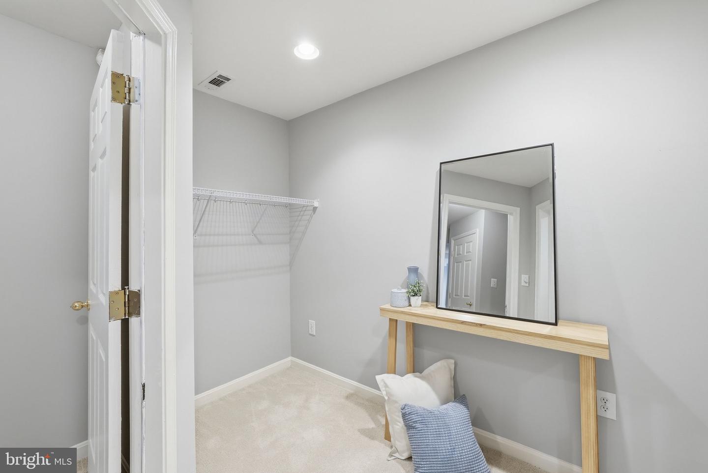44028 Tavern Dr Property Photo 44